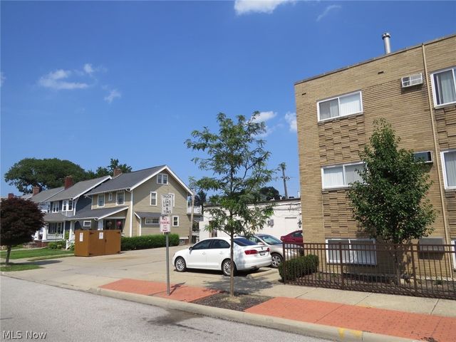 1675 Woodward Avenue, Lakewood, OH 44107