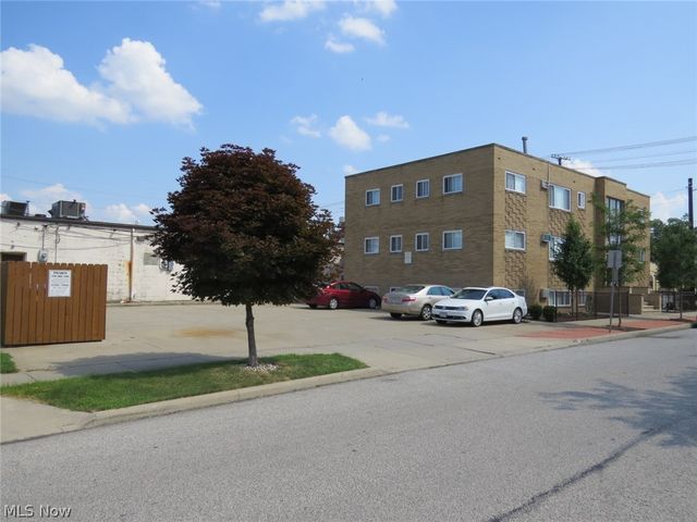 1675 Woodward Avenue, Lakewood, OH 44107