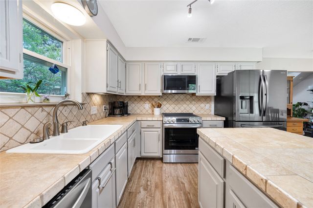 6717 Mesa Drive, North Richland Hills, TX 76182