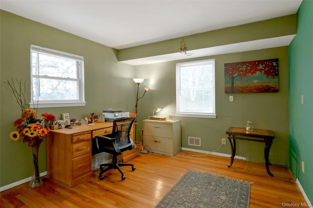 8 Windmill Lane, New City, NY 10956