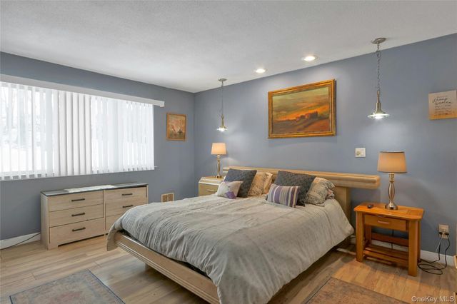 8 Windmill Lane, New City, NY 10956