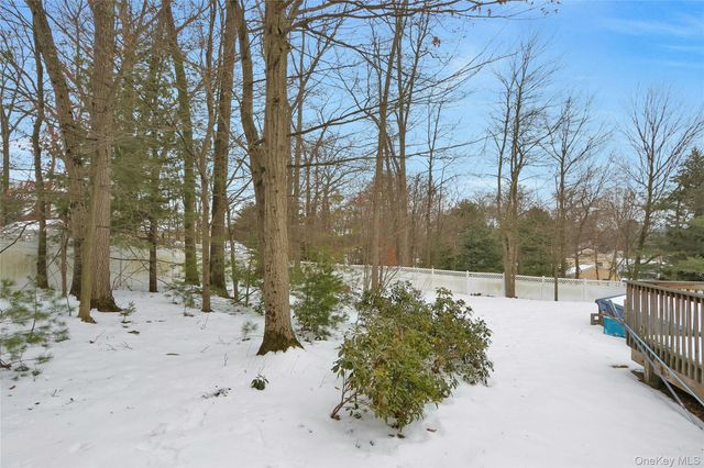 8 Windmill Lane, New City, NY 10956