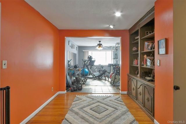 8 Windmill Lane, New City, NY 10956