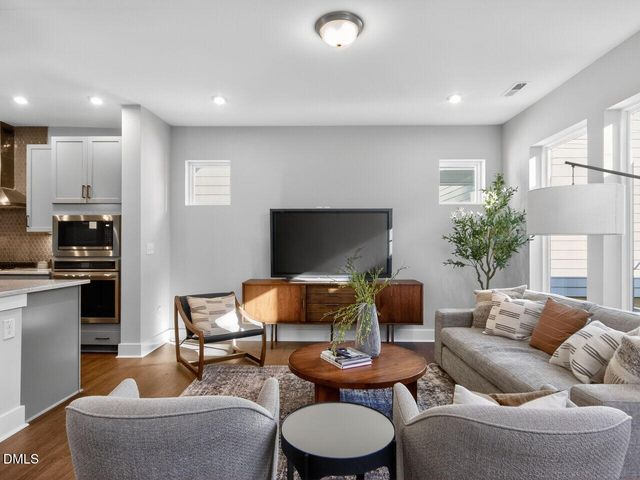 33 Hillway Road, Pittsboro, NC 27312