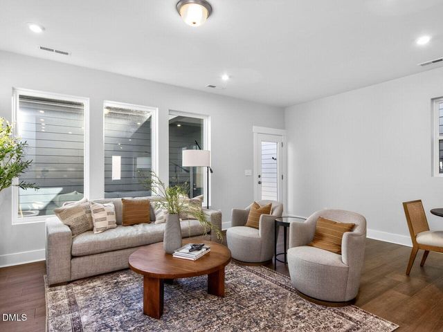 33 Hillway Road, Pittsboro, NC 27312