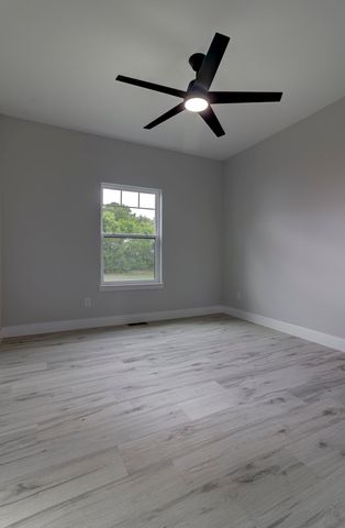 123 E Teakwood Avenue, Clever, MO 65631