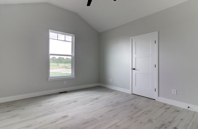 123 E Teakwood Avenue, Clever, MO 65631