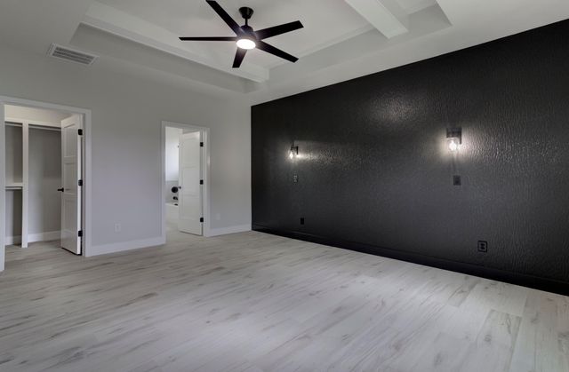 123 E Teakwood Avenue, Clever, MO 65631