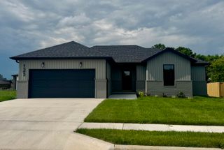 123 E Teakwood Avenue, Clever, MO 65631