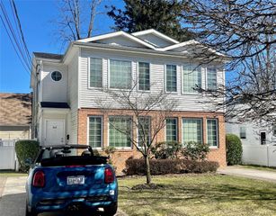 66B Sagamore Hill Drive, Port Washington, NY 11050