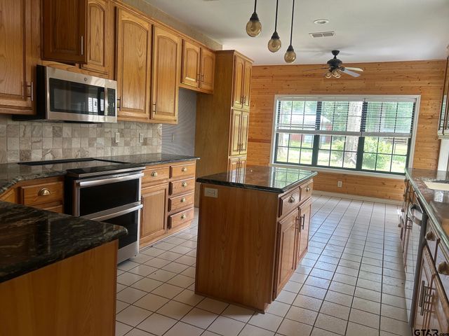 12450 COUNTY ROAD 420, Tyler, TX 75704
