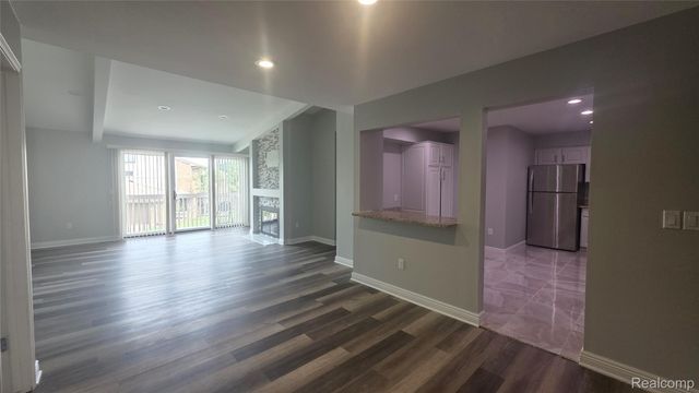 6688 Maple Lakes Drive, West Bloomfield Charter Township, MI 48322