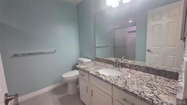 6688 Maple Lakes Drive, West Bloomfield Charter Township, MI 48322
