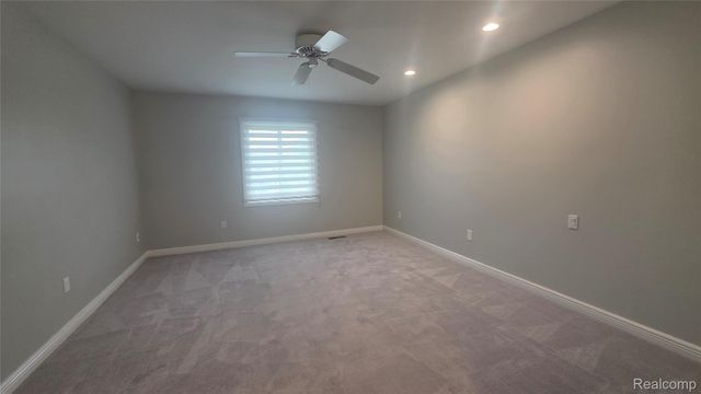 6688 Maple Lakes Drive, West Bloomfield Charter Township, MI 48322