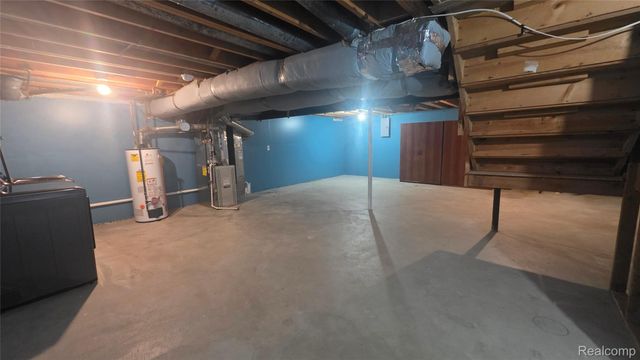 6688 Maple Lakes Drive, West Bloomfield Charter Township, MI 48322