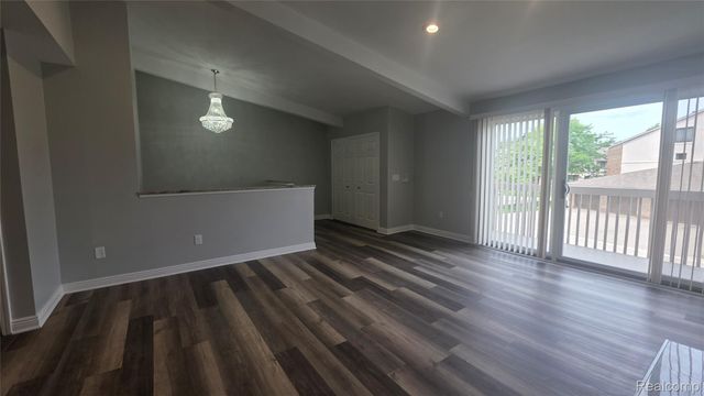 6688 Maple Lakes Drive, West Bloomfield Charter Township, MI 48322