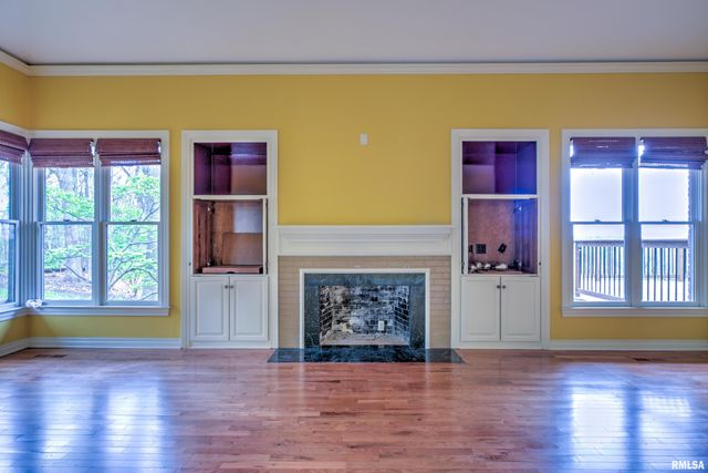 309 W RAVINWOODS Road, Peoria, IL 61615