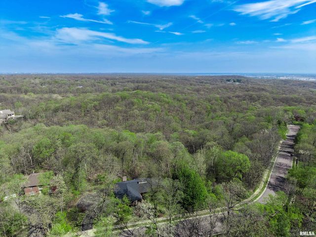 309 W RAVINWOODS Road, Peoria, IL 61615