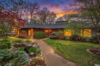 309 W RAVINWOODS Road, Peoria, IL 61615