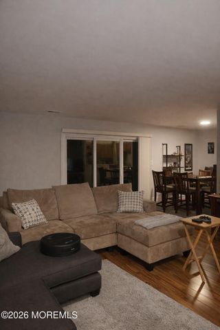 292 Gloucester Court, Aberdeen, NJ 07747