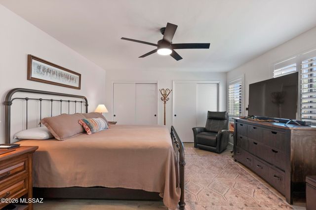 653 W Redondo Place, Green Valley, AZ 85614
