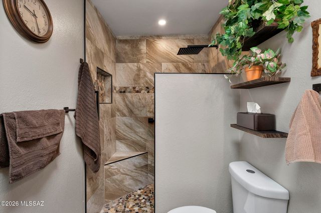 653 W Redondo Place, Green Valley, AZ 85614