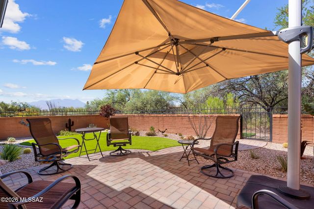 653 W Redondo Place, Green Valley, AZ 85614