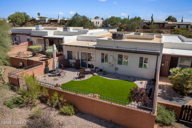 653 W Redondo Place, Green Valley, AZ 85614