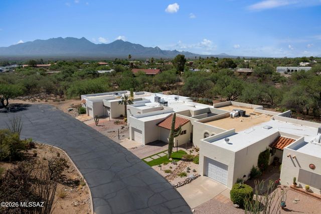 653 W Redondo Place, Green Valley, AZ 85614