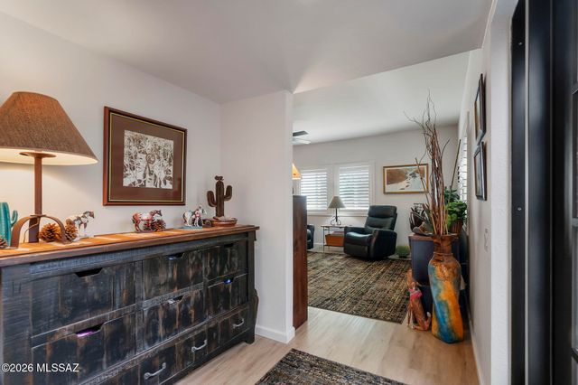 653 W Redondo Place, Green Valley, AZ 85614