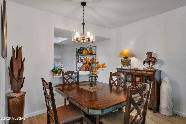653 W Redondo Place, Green Valley, AZ 85614