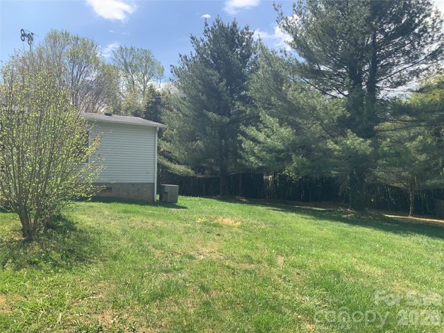 47 Eve Drive, Asheville, NC 28806