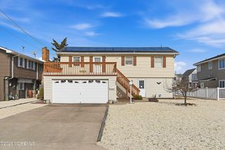 329 W 5th Street, Ship Bottom, NJ 08008