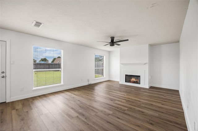 3116 Meadow Bay Drive, Dickinson, TX 77539