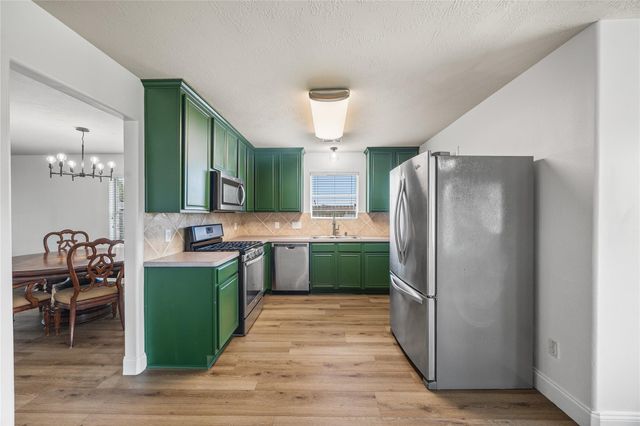 3116 Meadow Bay Drive, Dickinson, TX 77539
