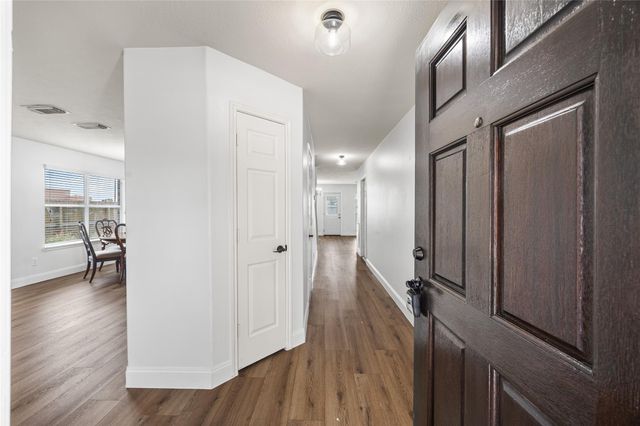 3116 Meadow Bay Drive, Dickinson, TX 77539