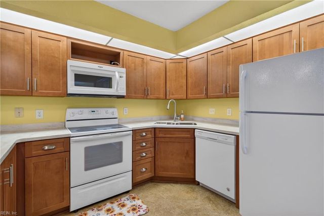 1213 Saddleback LNDG, Chesapeake, VA 23320