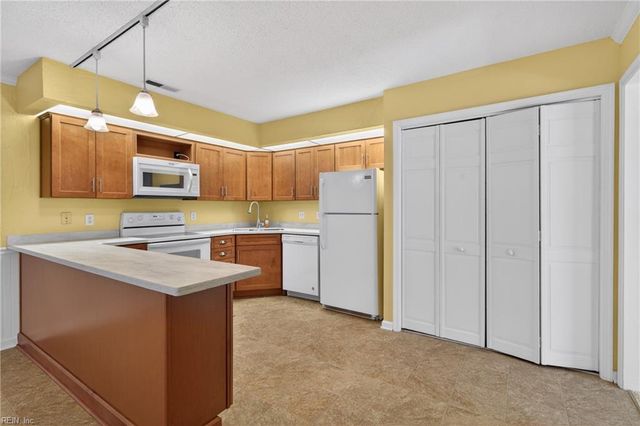 1213 Saddleback LNDG, Chesapeake, VA 23320