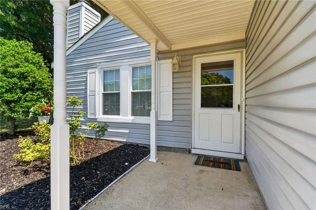 1213 Saddleback LNDG, Chesapeake, VA 23320