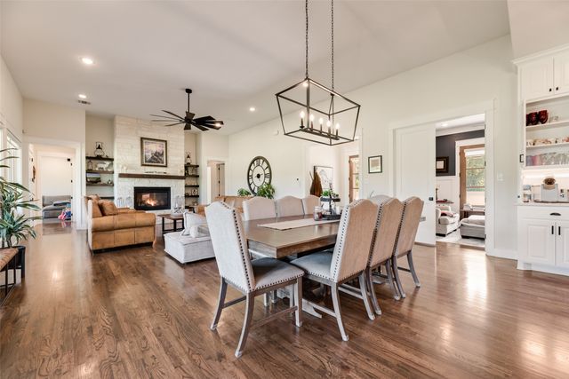 160 N Falling Leaves Drive N, Waxahachie, TX 75167