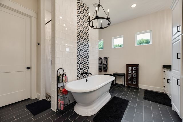 160 N Falling Leaves Drive N, Waxahachie, TX 75167