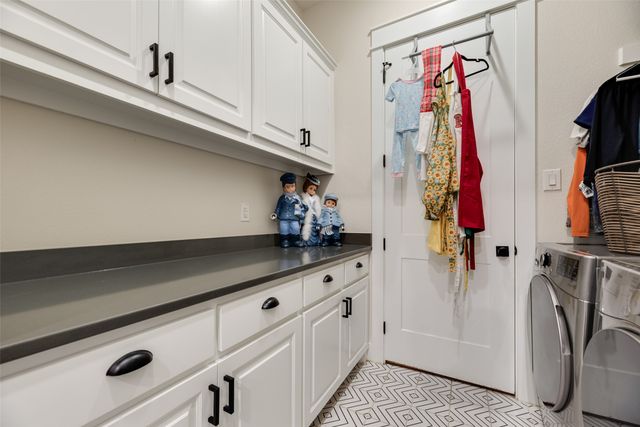 160 N Falling Leaves Drive N, Waxahachie, TX 75167