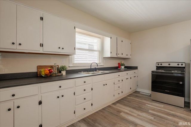 2424 W Illinois Street, Evansville, IN 47712