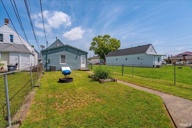 2424 W Illinois Street, Evansville, IN 47712