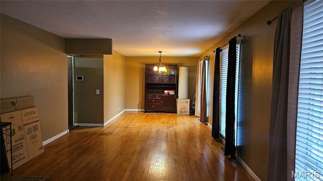 1130 Meadowgrass Court, Florissant, MO 63033