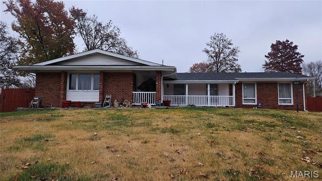 1130 Meadowgrass Court, Florissant, MO 63033