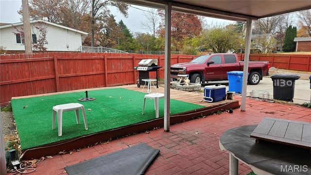 1130 Meadowgrass Court, Florissant, MO 63033