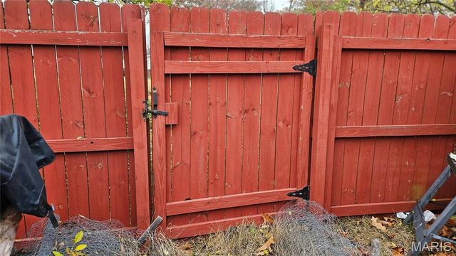 1130 Meadowgrass Court, Florissant, MO 63033