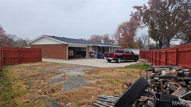 1130 Meadowgrass Court, Florissant, MO 63033