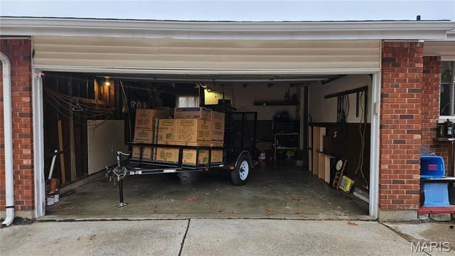 1130 Meadowgrass Court, Florissant, MO 63033